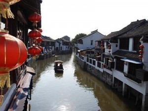 A typical Zhujiajiao canal, credit www.echinaexpat.com